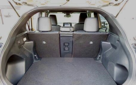 Toyota Yaris Cross, 2023 год, 1 390 000 рублей, 36 фотография