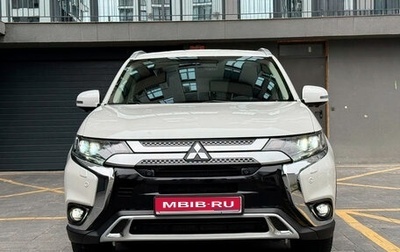 Mitsubishi Outlander III рестайлинг 3, 2019 год, 2 350 000 рублей, 1 фотография