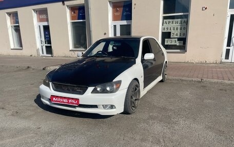 Toyota Altezza, 2002 год, 600 000 рублей, 1 фотография