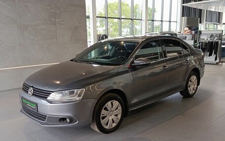 Volkswagen Jetta VI, 2012 год, 888 000 рублей, 3 фотография
