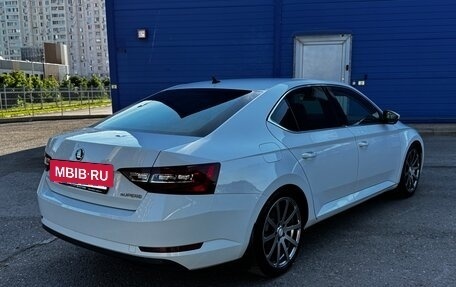 Skoda Superb III рестайлинг, 2016 год, 1 820 000 рублей, 3 фотография