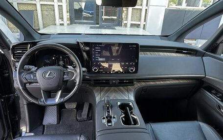 Lexus LM, 2024 год, 17 600 000 рублей, 14 фотография