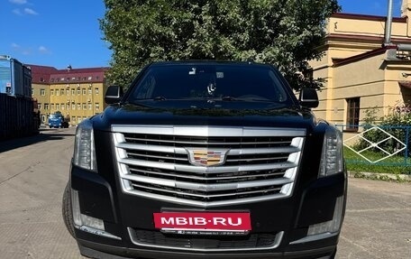 Cadillac Escalade IV, 2015 год, 3 500 000 рублей, 2 фотография