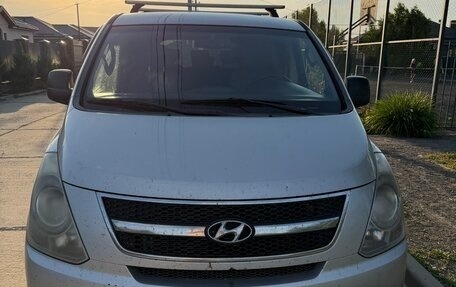 Hyundai H-1 II рестайлинг, 2008 год, 1 390 000 рублей, 2 фотография