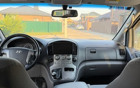 Hyundai H-1 II рестайлинг, 2008 год, 1 390 000 рублей, 11 фотография