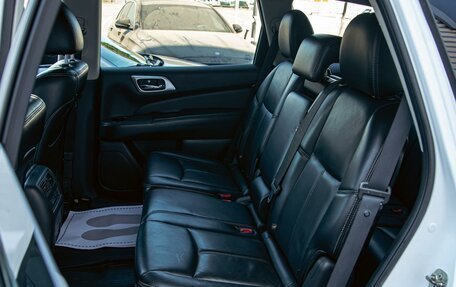 Nissan Pathfinder, 2015 год, 1 295 000 рублей, 17 фотография