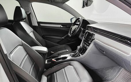 Volkswagen Passat B8 рестайлинг, 2020 год, 2 350 000 рублей, 13 фотография