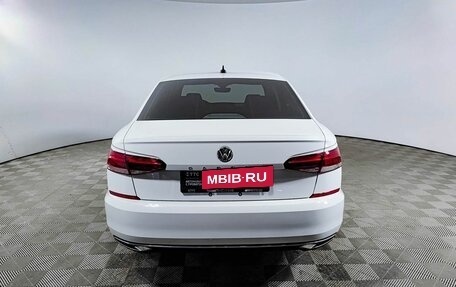 Volkswagen Passat B8 рестайлинг, 2020 год, 2 350 000 рублей, 7 фотография