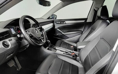 Volkswagen Passat B8 рестайлинг, 2020 год, 2 350 000 рублей, 20 фотография