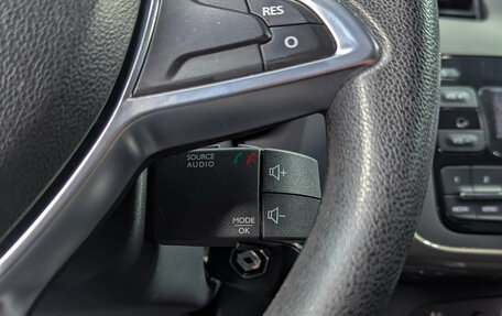 Renault Sandero II рестайлинг, 2018 год, 1 199 000 рублей, 23 фотография