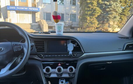 Hyundai Elantra VI рестайлинг, 2019 год, 1 300 000 рублей, 13 фотография
