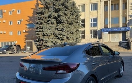 Hyundai Elantra VI рестайлинг, 2019 год, 1 300 000 рублей, 5 фотография
