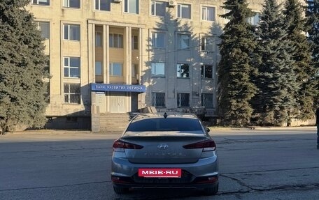Hyundai Elantra VI рестайлинг, 2019 год, 1 300 000 рублей, 6 фотография