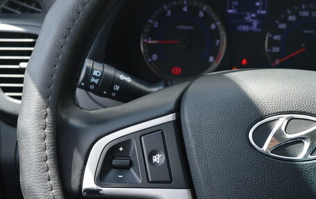 Hyundai Solaris II рестайлинг, 2015 год, 995 000 рублей, 9 фотография