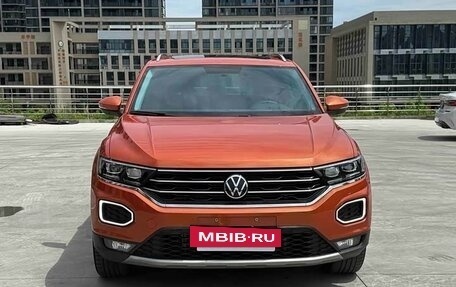 Volkswagen T-Roc I, 2021 год, 1 400 000 рублей, 2 фотография