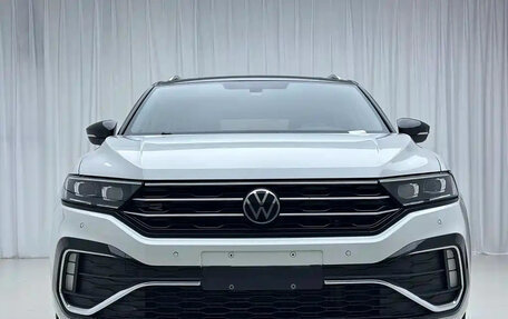 Volkswagen T-Roc I, 2022 год, 1 850 000 рублей, 2 фотография