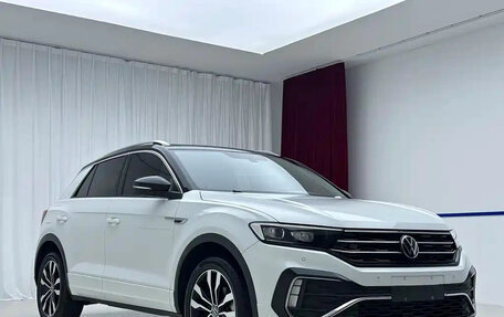 Volkswagen T-Roc I, 2022 год, 1 850 000 рублей, 3 фотография