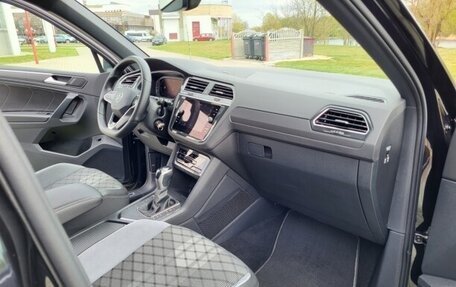 Volkswagen Tiguan II, 2023 год, 2 750 000 рублей, 19 фотография