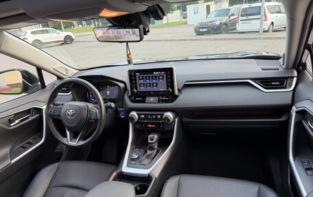 Toyota RAV4, 2021 год, 5 200 000 рублей, 12 фотография