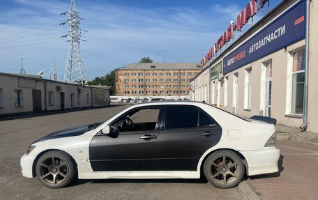 Toyota Altezza, 2002 год, 600 000 рублей, 5 фотография