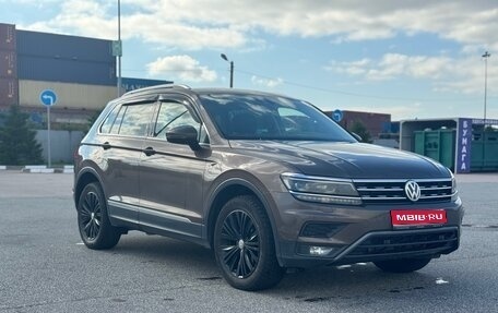 Volkswagen Tiguan II, 2018 год, 2 000 000 рублей, 1 фотография
