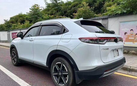 Honda Vezel, 2023 год, 1 889 737 рублей, 4 фотография