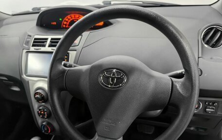 Toyota Vitz, 2010 год, 795 000 рублей, 10 фотография
