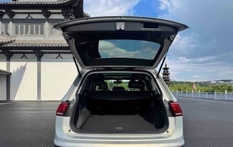 Volkswagen Tiguan II, 2023 год, 2 430 000 рублей, 9 фотография