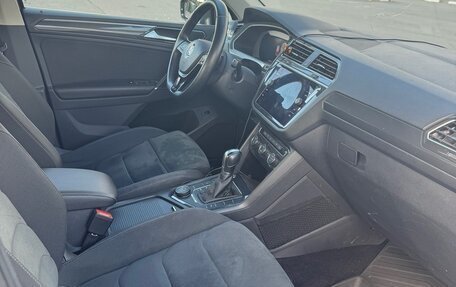 Volkswagen Tiguan II, 2018 год, 2 000 000 рублей, 13 фотография