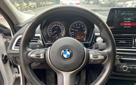 BMW 1 серия, 2023 год, 1 800 000 рублей, 7 фотография