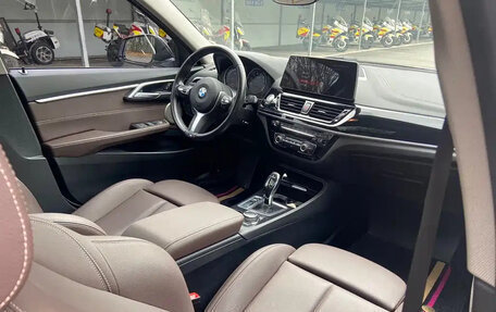 BMW 1 серия, 2023 год, 1 800 000 рублей, 12 фотография