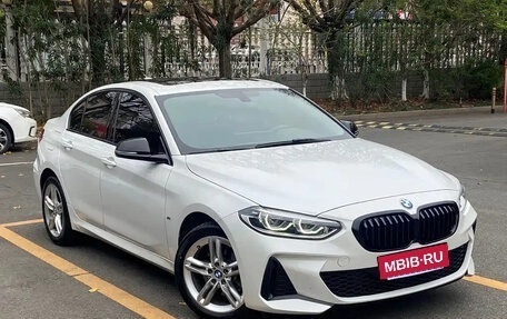 BMW 1 серия, 2023 год, 1 800 000 рублей, 3 фотография