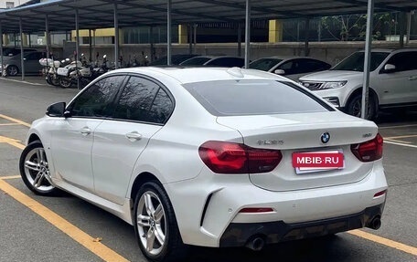BMW 1 серия, 2023 год, 1 800 000 рублей, 6 фотография