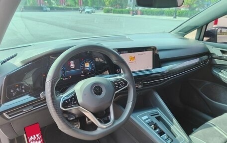 Volkswagen Golf VIII, 2023 год, 2 150 000 рублей, 10 фотография