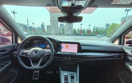 Volkswagen Golf VIII, 2023 год, 2 150 000 рублей, 13 фотография