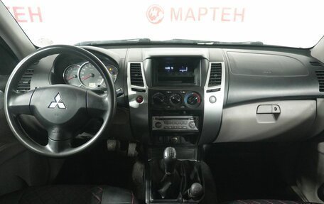 Mitsubishi Pajero Sport II рестайлинг, 2012 год, 1 590 000 рублей, 15 фотография