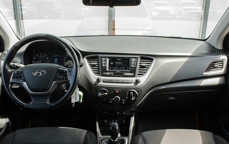 Hyundai Solaris II рестайлинг, 2017 год, 1 150 000 рублей, 13 фотография