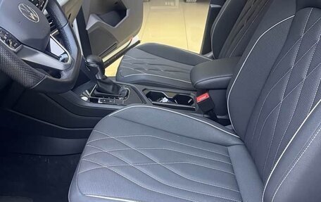 Volkswagen Tiguan II, 2023 год, 2 450 000 рублей, 7 фотография