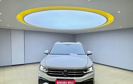 Volkswagen Tiguan II, 2023 год, 2 450 000 рублей, 2 фотография