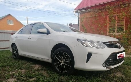Toyota Camry, 2015 год, 2 050 000 рублей, 1 фотография