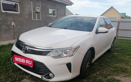 Toyota Camry, 2015 год, 2 050 000 рублей, 2 фотография