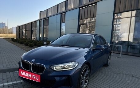 BMW 1 серия, 2022 год, 1 900 000 рублей, 2 фотография
