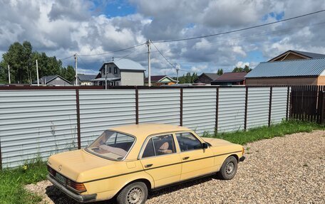 Mercedes-Benz W123, 1982 год, 600 000 рублей, 4 фотография