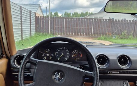 Mercedes-Benz W123, 1982 год, 600 000 рублей, 5 фотография