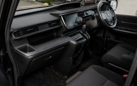 Honda Stepwgn IV, 2017 год, 1 310 000 рублей, 6 фотография