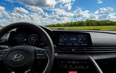 Hyundai Elantra, 2021 год, 1 250 000 рублей, 12 фотография
