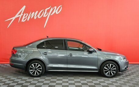 Volkswagen Jetta VI, 2011 год, 879 000 рублей, 6 фотография
