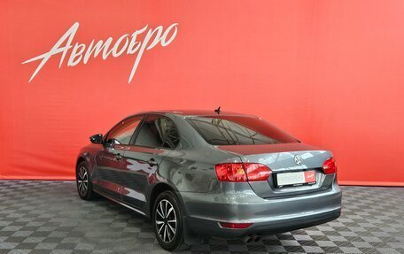 Volkswagen Jetta VI, 2011 год, 879 000 рублей, 3 фотография