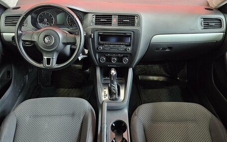 Volkswagen Jetta VI, 2011 год, 879 000 рублей, 9 фотография