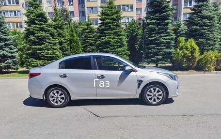 KIA Rio IV, 2017 год, 1 000 050 рублей, 2 фотография